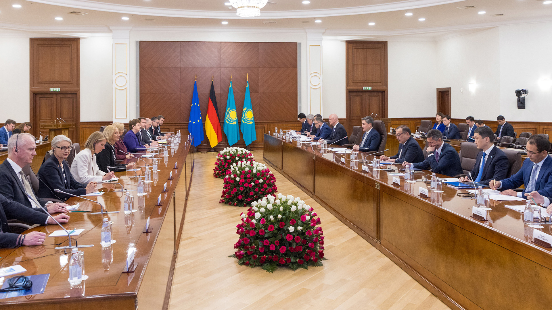 Премьер-министр Казахстана Олжас Бектенов и Президент Бундесрата Германии Анке Релингер обсудили развитие торгово-экономического сотрудничества