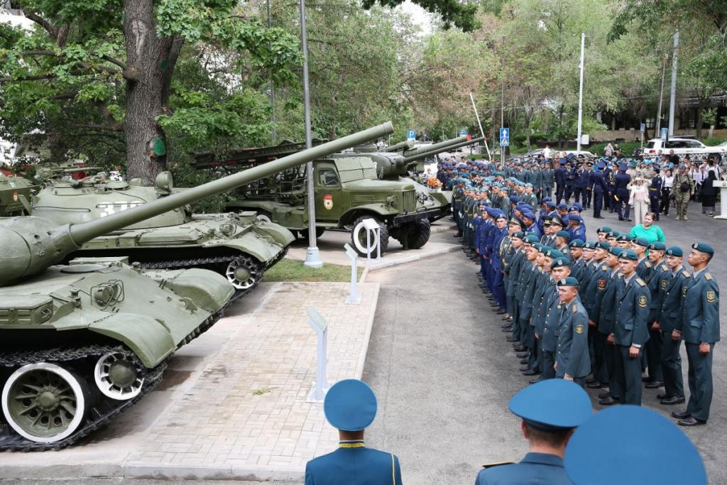 В Алматы открылся новый музей под открытым небом с легендарной техникой