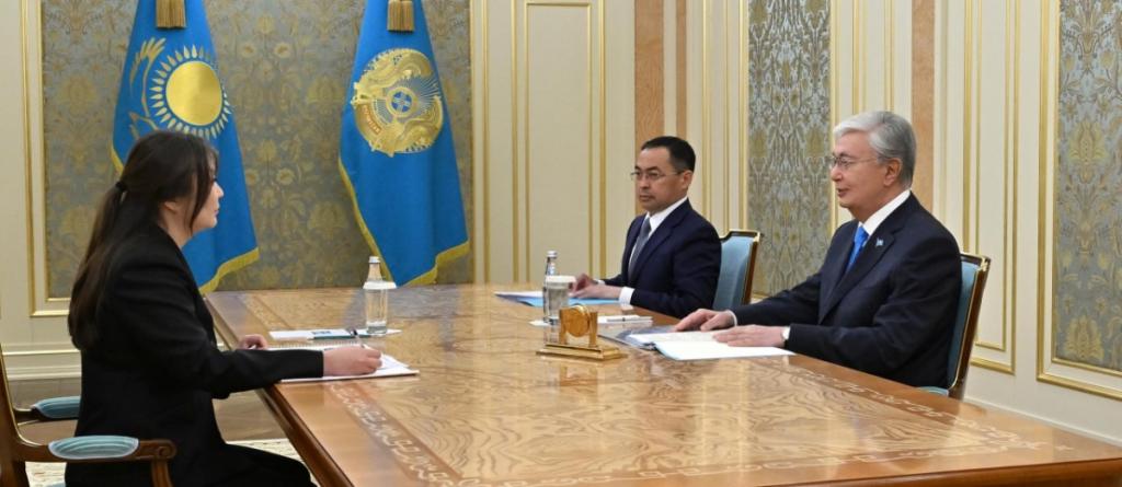 Глава государства принял Уполномоченного по правам ребенка Динару Закиеву