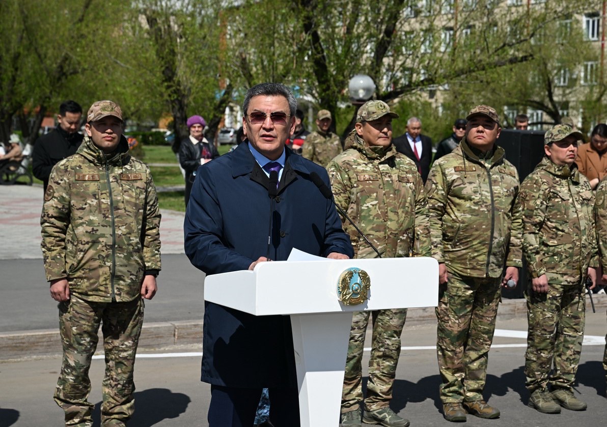Глава МЧС и аким СКО выразили благодарность спасателям из других регионов