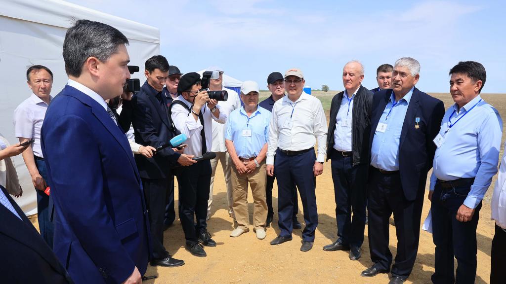 Премьер-министр Олжас Бектенов обсудил с аграриями Костанайской области меры господдержки и развитие АПК