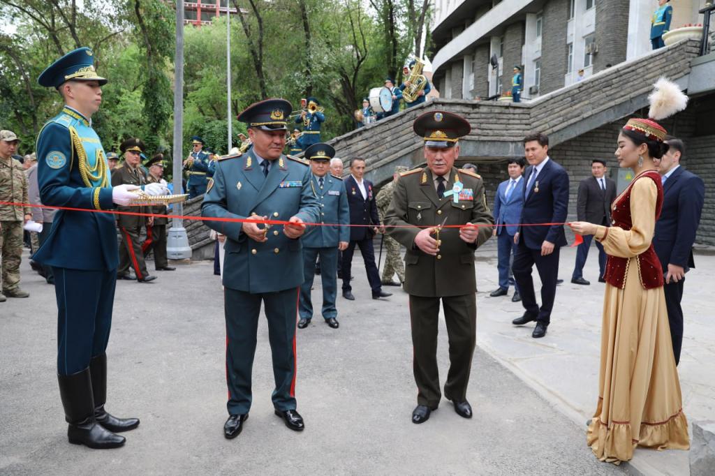 В Алматы Министерство обороны презентовало музей военной техники под открытым небом