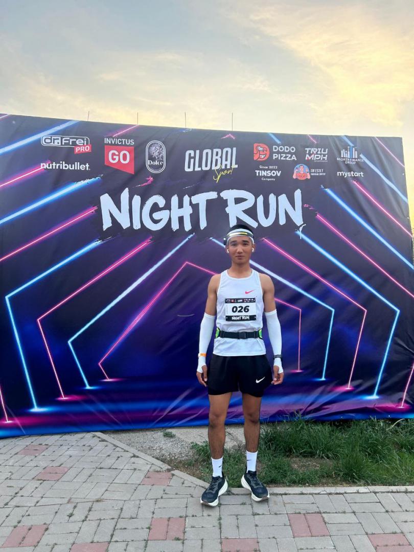 Военный моряк стал призером марафона Night Run в Астане