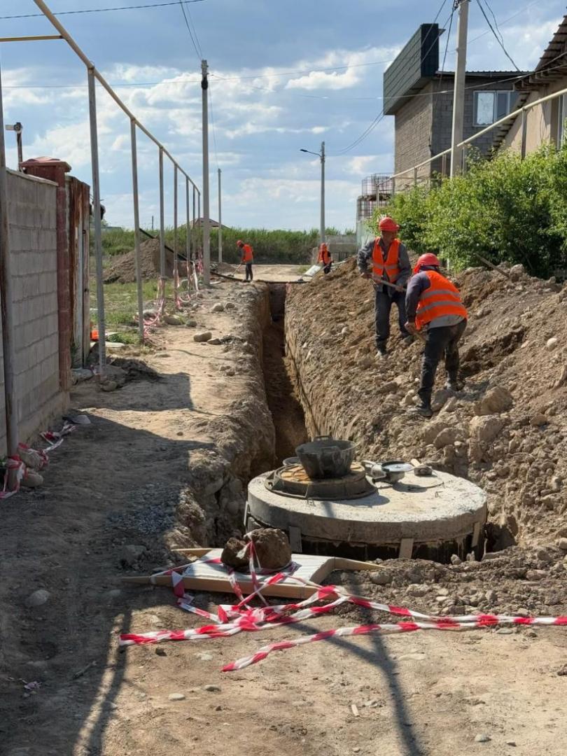 Подрядчика накажут — акимат проводит проверку по строительству сетей в микрорайоне Рахат-Мадениет