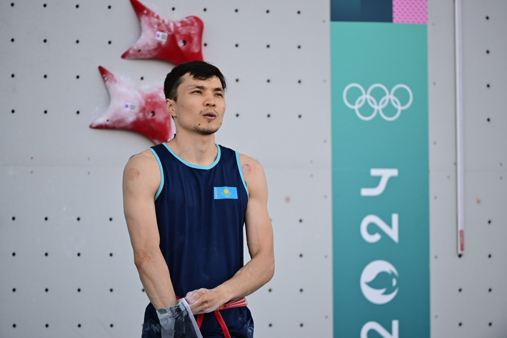 Амир Маймуратов вошел в топ-10 на этапе Кубка мира по спортивному скалолазанию