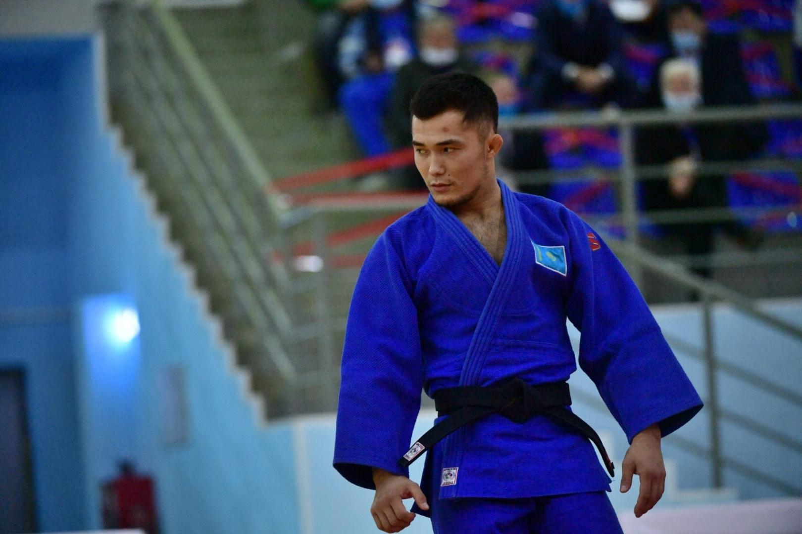 Дзюдоист Магжан Шамшадин с победы стартовал на чемпионате мира