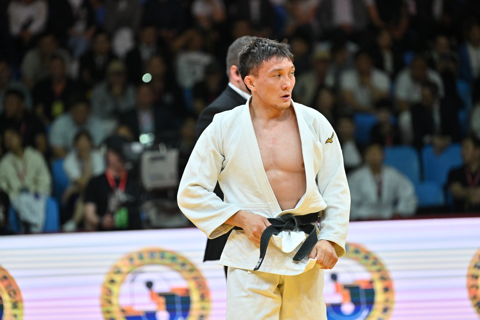 Чемпионат мира по дзюдо: Есет Куанов проиграл олимпийскому чемпиону и не смог выйти в 1/8 финала