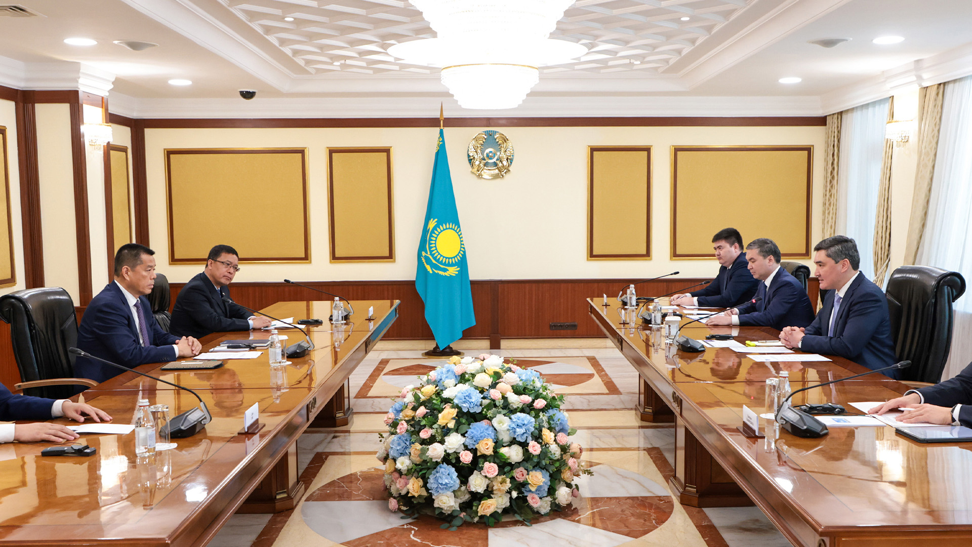 Олжас Бектенов обсудил с главой Shandong Energy Group Co. Ли Вэем строительство углехимического завода с созданием 1,5 тыс. рабочих мест