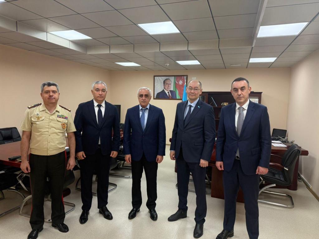 Делегация МЧС Казахстана приняла участие в международной выставке в Баку