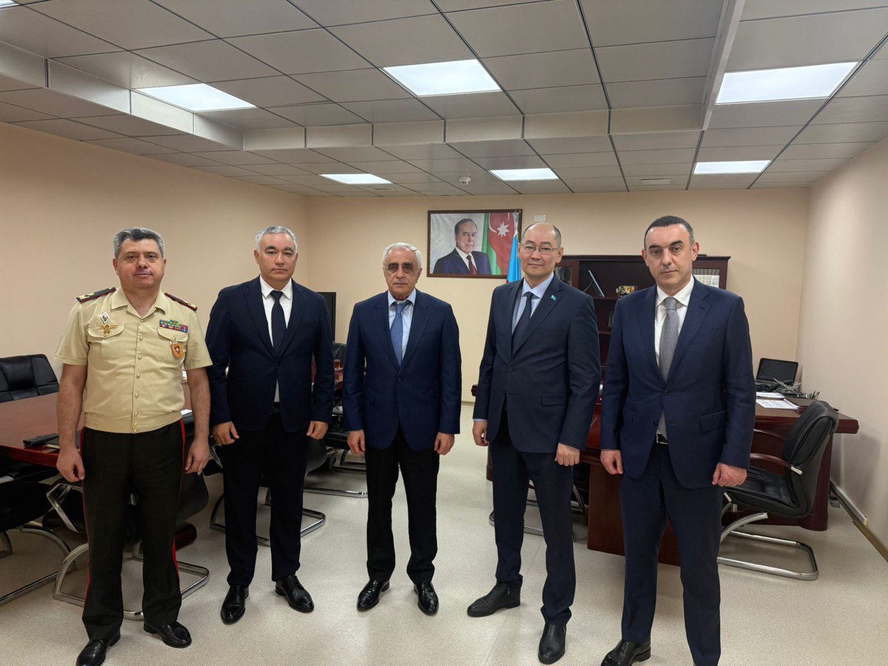 Делегация МЧС Казахстана приняла участие в международной выставке в Баку