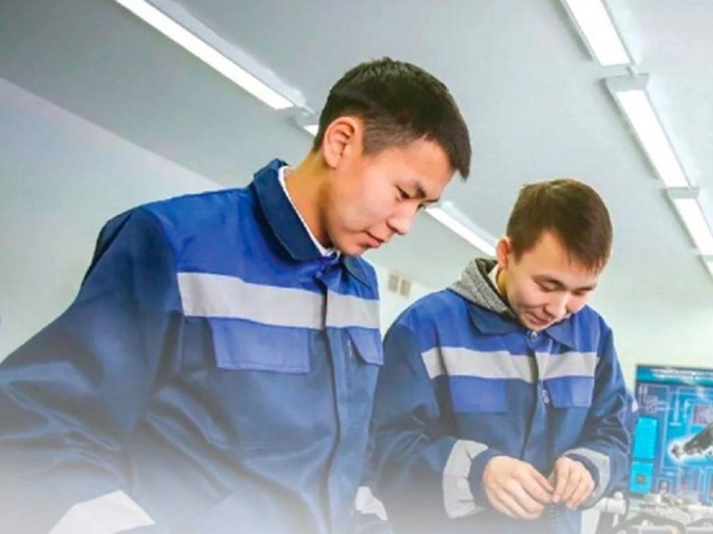 Более 170 тысяч студентов завершают обучение в колледжах