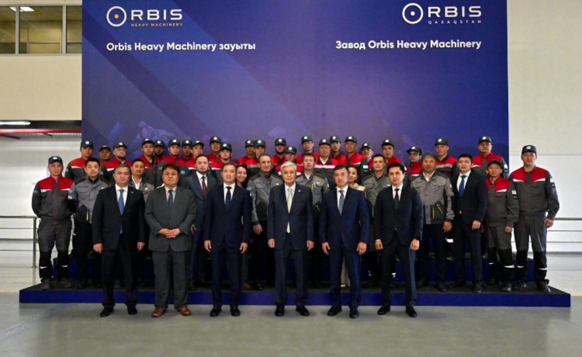 Президент посетил завод специализированной и коммерческой техники Orbis Heavy Machinery в Астане