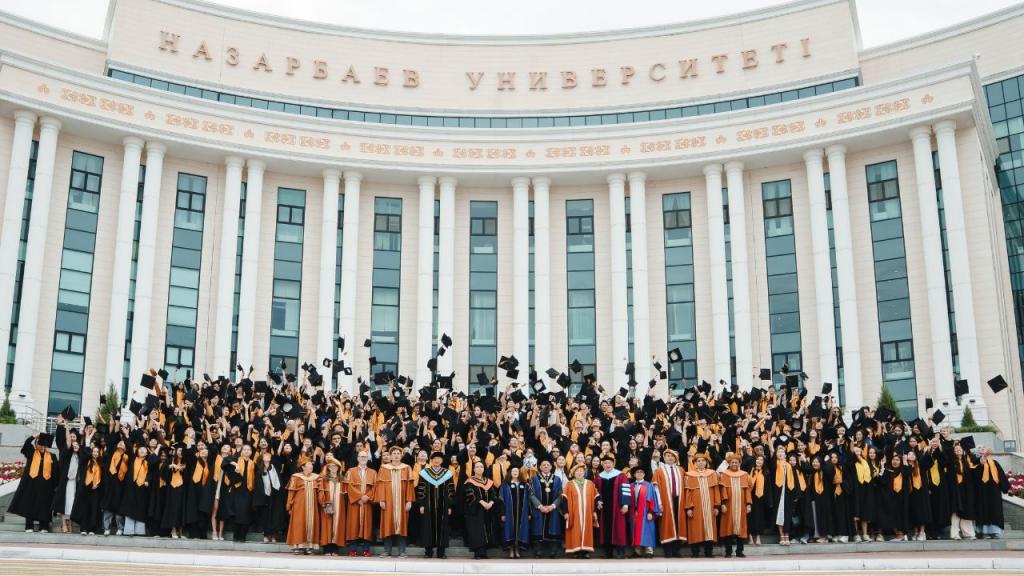 В NU состоялась церемония вручения дипломов ХІ выпуска
