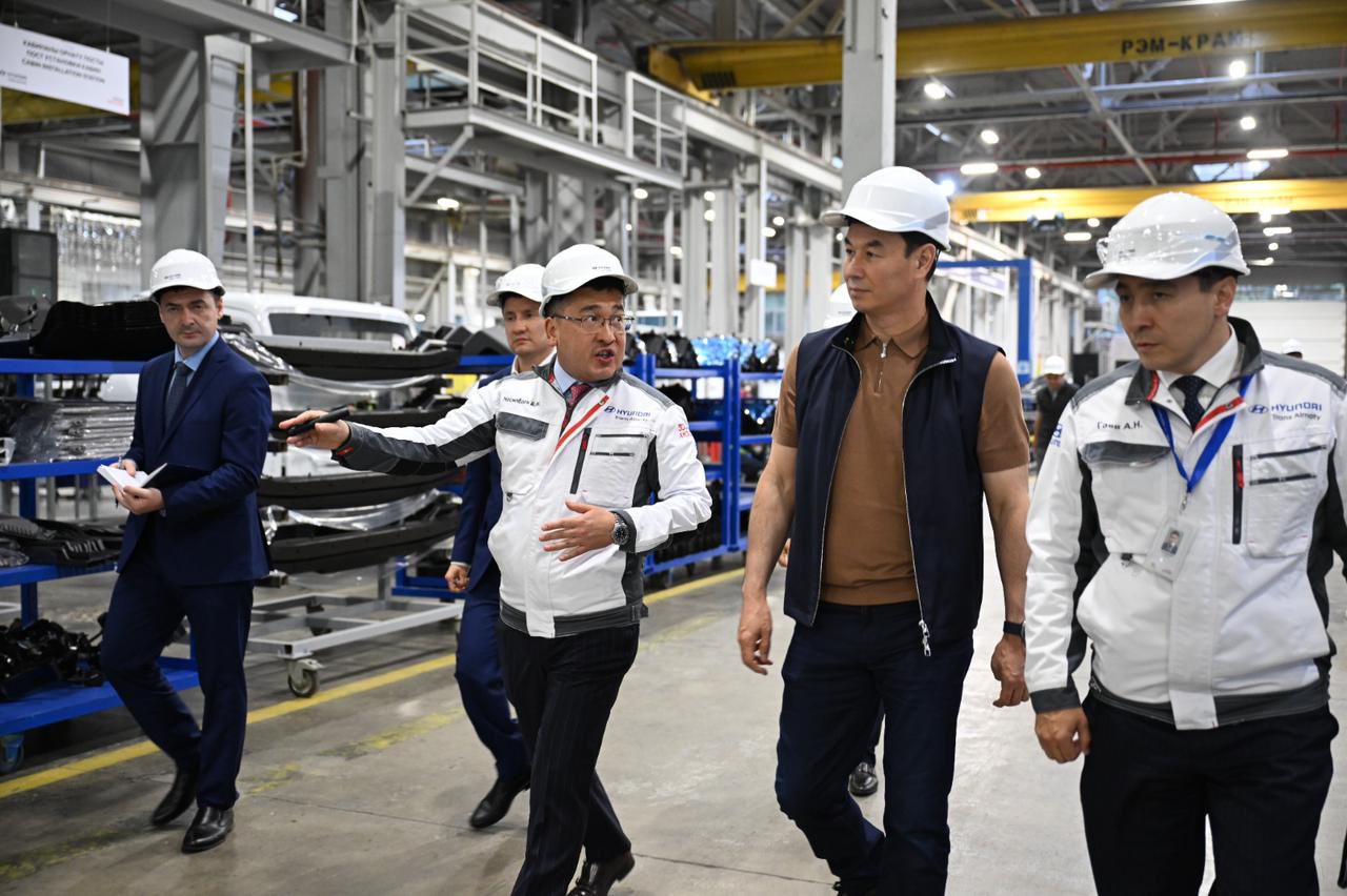 Аким Алматы посетил завод Hyundai Trans Auto: как развивается автопром в Казахстане