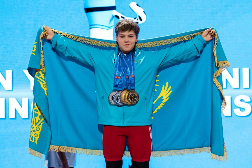 Штангистка Ксения Прозорова стала победительницей юношеского чемпионата Азии в Астане