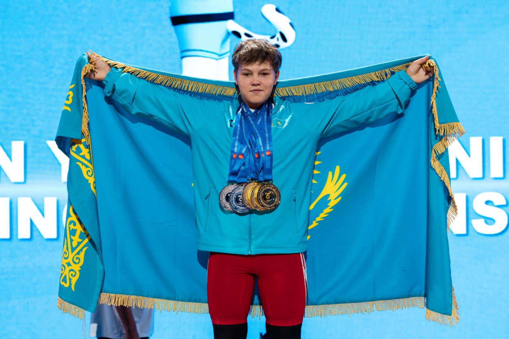 Штангистка Ксения Прозорова стала победительницей юношеского чемпионата Азии в Астане