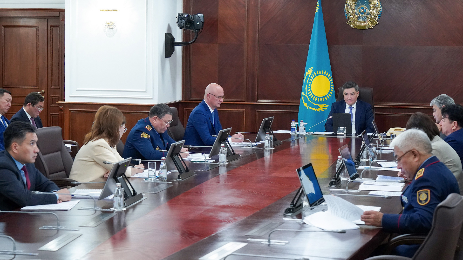 Закон и порядок: Олжас Бектенов провел заседание Межведомственной комиссии по профилактике правонарушений