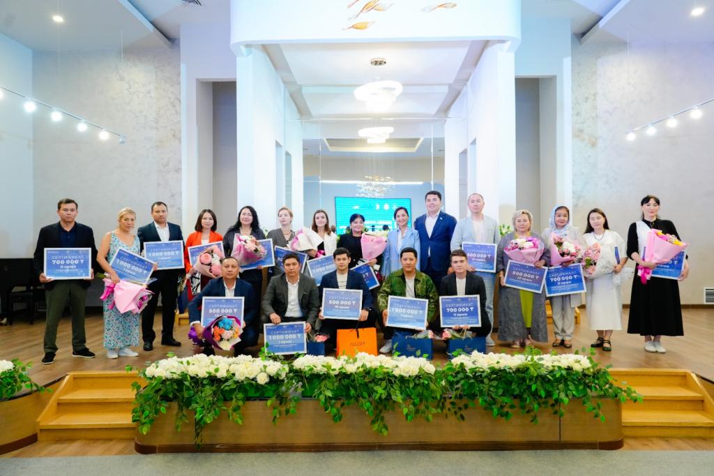 В Астане наградили победителей и призеров конкурса среди представителей СМИ