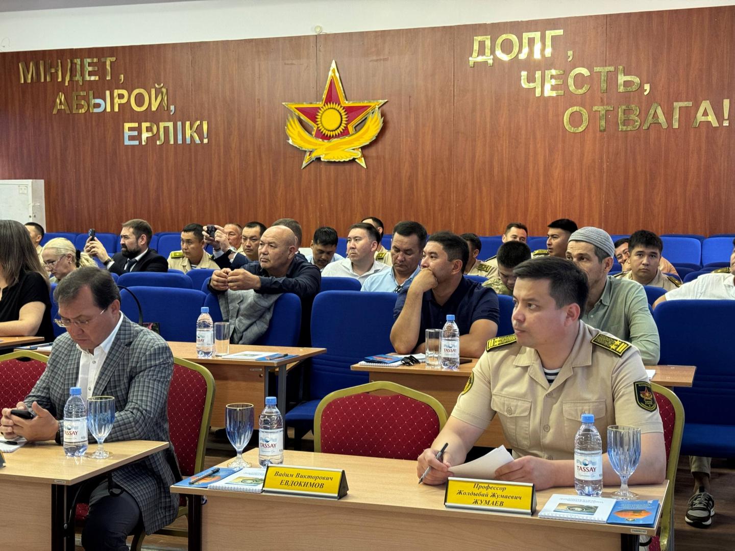 Безопасная навигация на Каспии: военные и гражданские специалисты объединяют усилия в сфере мореплавания