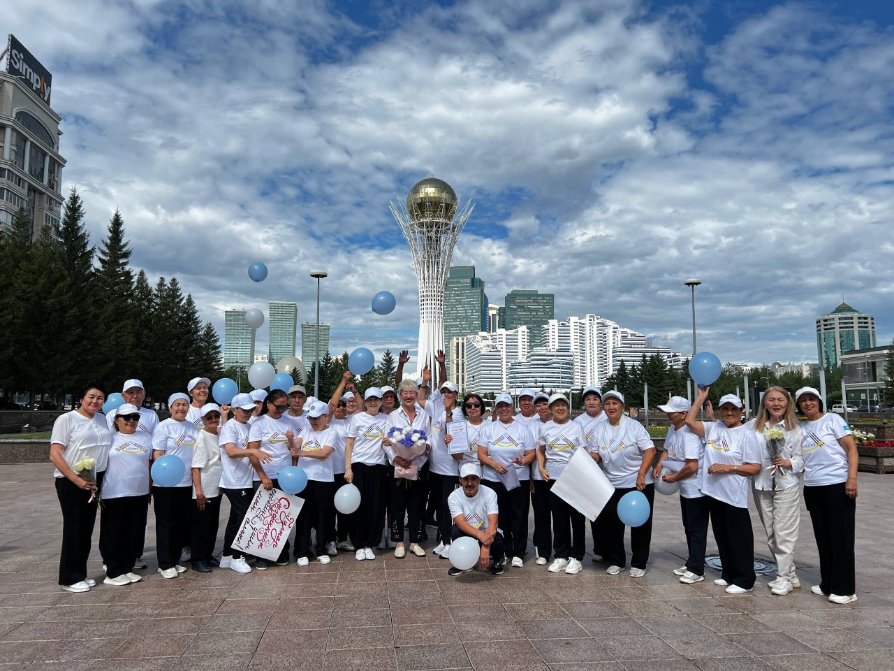 Полугодовой курс казахской гимнастики «Айкүне» завершили столичные пенсионеры