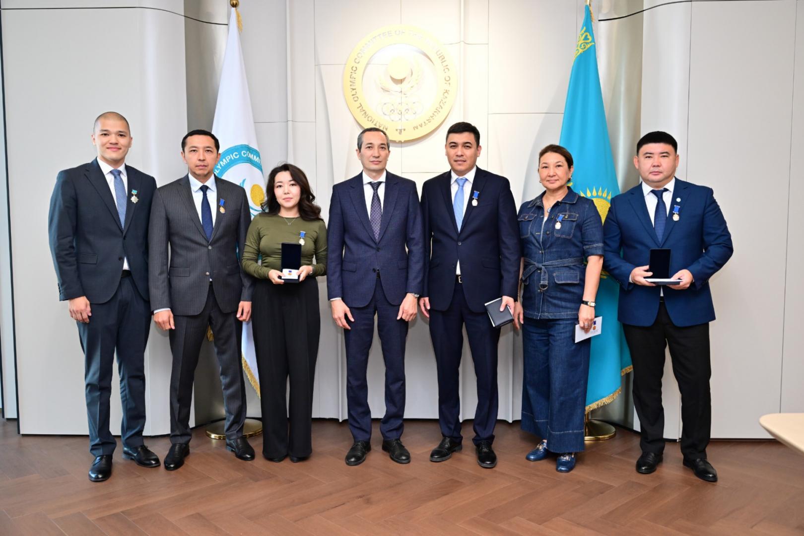 Сотрудники НОК Казахстана отмечены наградами за вклад в развитие спорта