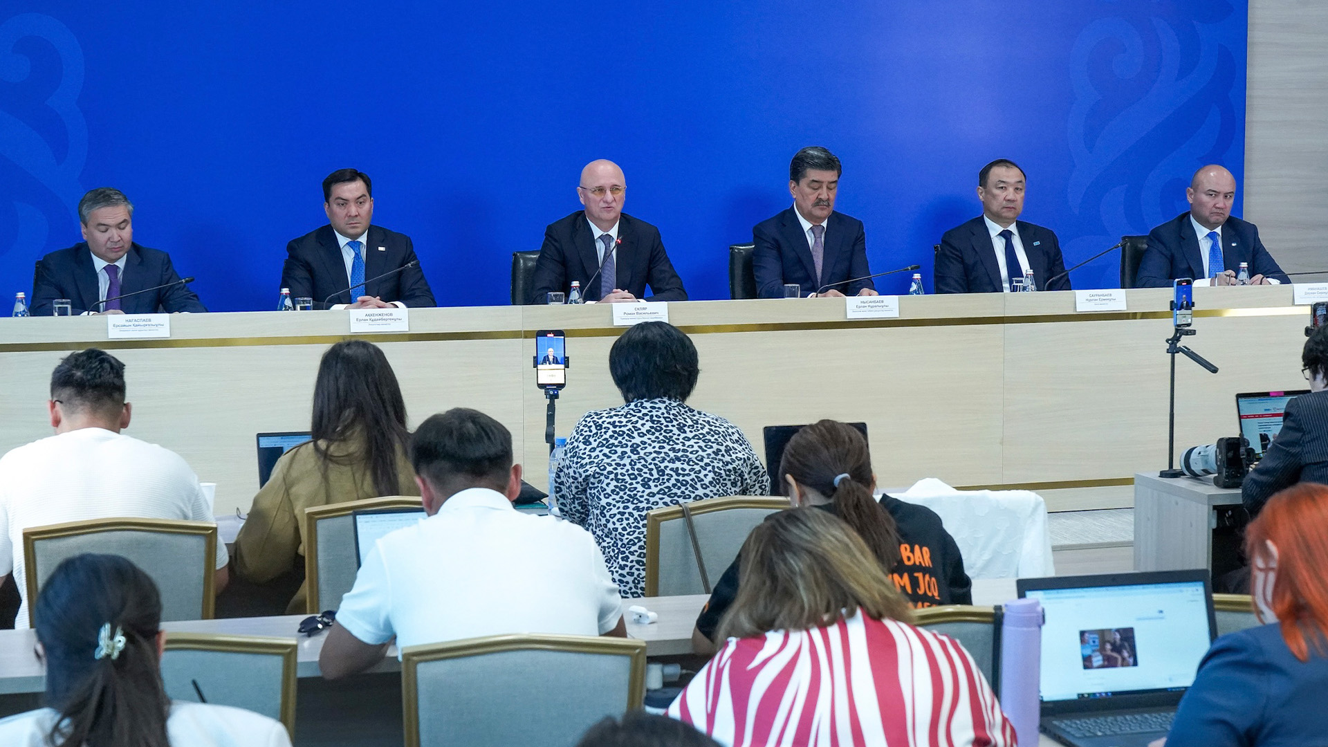 Рост в обрабатывающей промышленности, ввод новых проектов, газификация и развитие транспортной инфраструктуры – состоялась пресс-конференция с участием Романа Скляра 