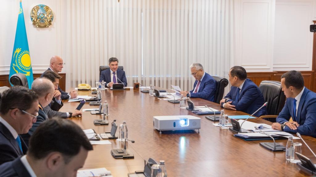Олжас Бектенов провел совещание о ходе исполнения поручений Президента по модернизации пунктов пропуска