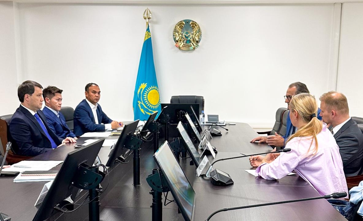 Венгерская компания планирует построить в Казахстане завод по производству меда