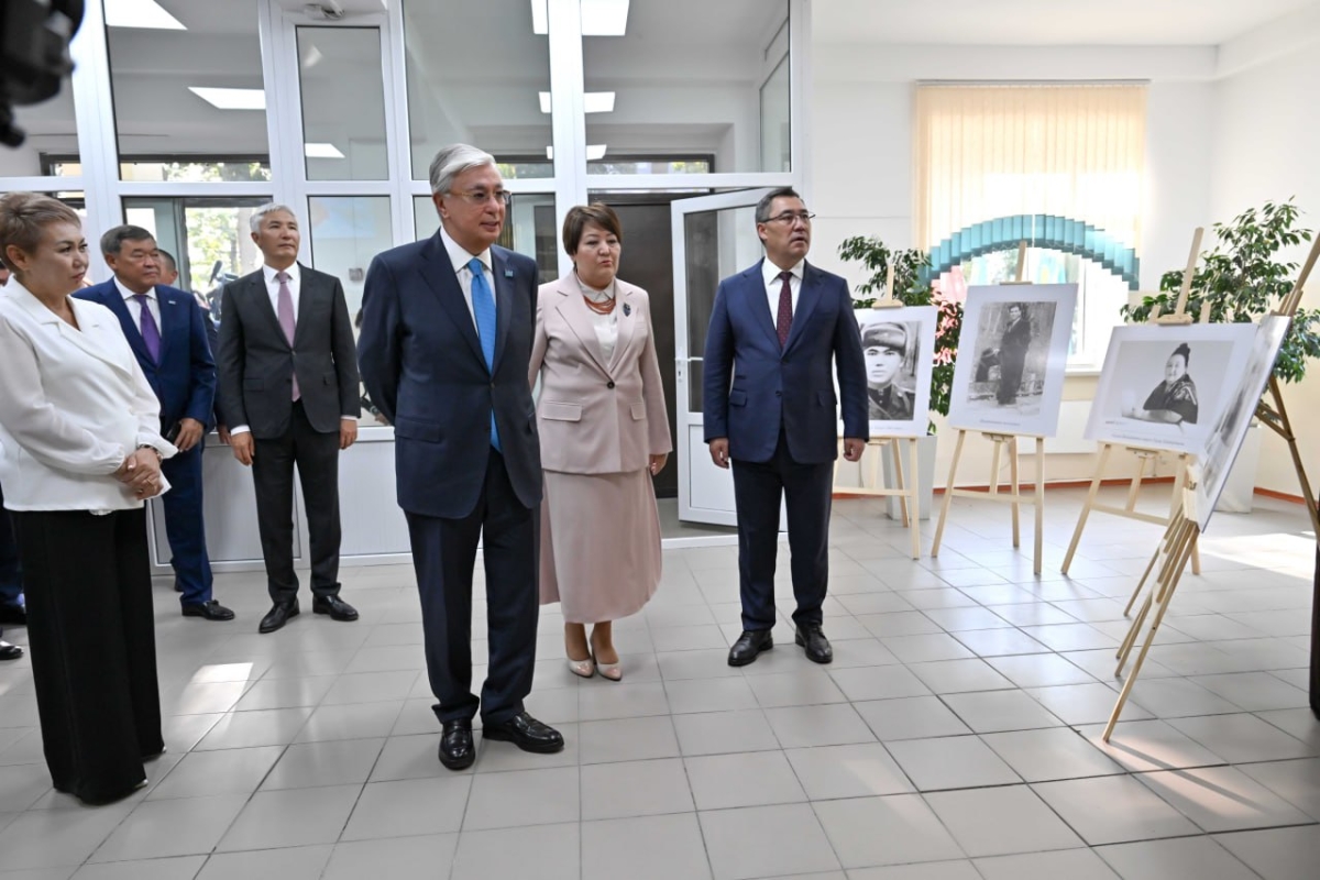 Глава государства посетил школу-гимназию №33 имени Кемеля Токаева