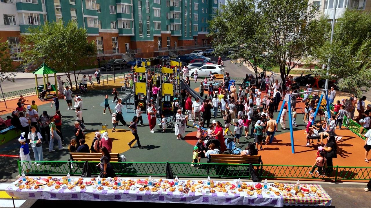 Обновленный и благоустроенный двор ЖК «Эгалите» торжественно открыли в Астане
