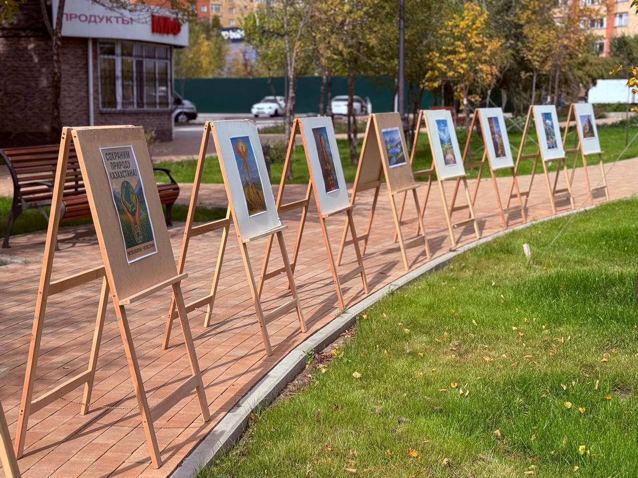 "Таза Қазақстан": выставку ИИ-рисунков, созданных студентами, провели в Астане
