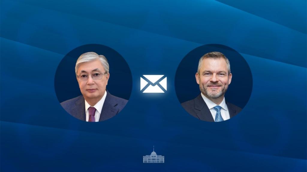 Глава государства поздравил Президента Словакии с Днем Конституции