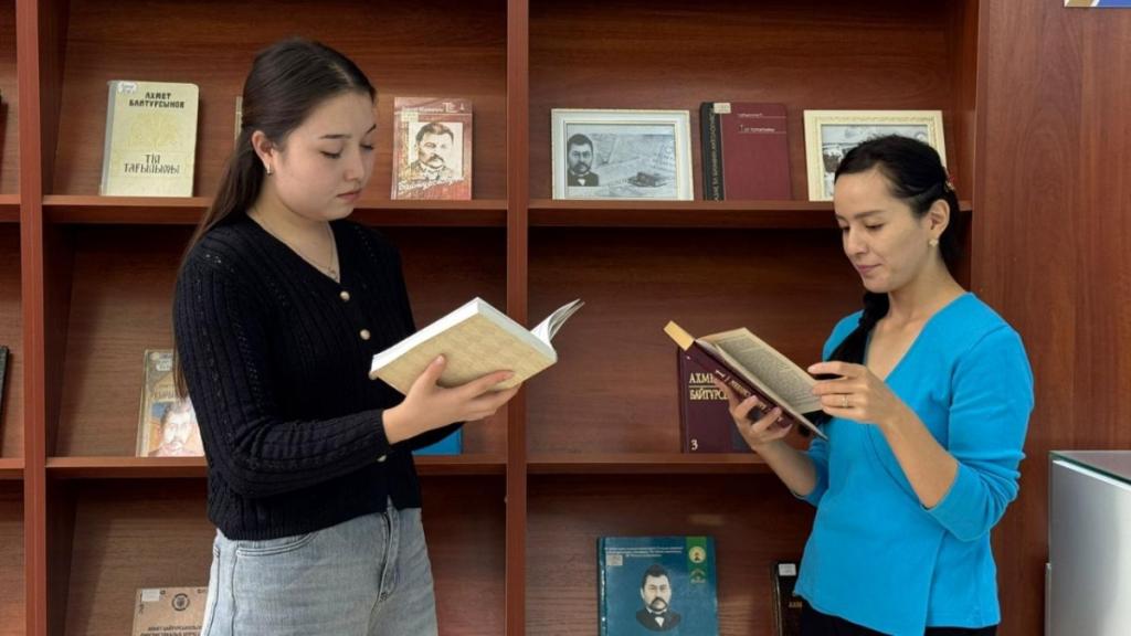 Книжная выставка «Ұлттың ұлы ұстазы» открылась в Астане