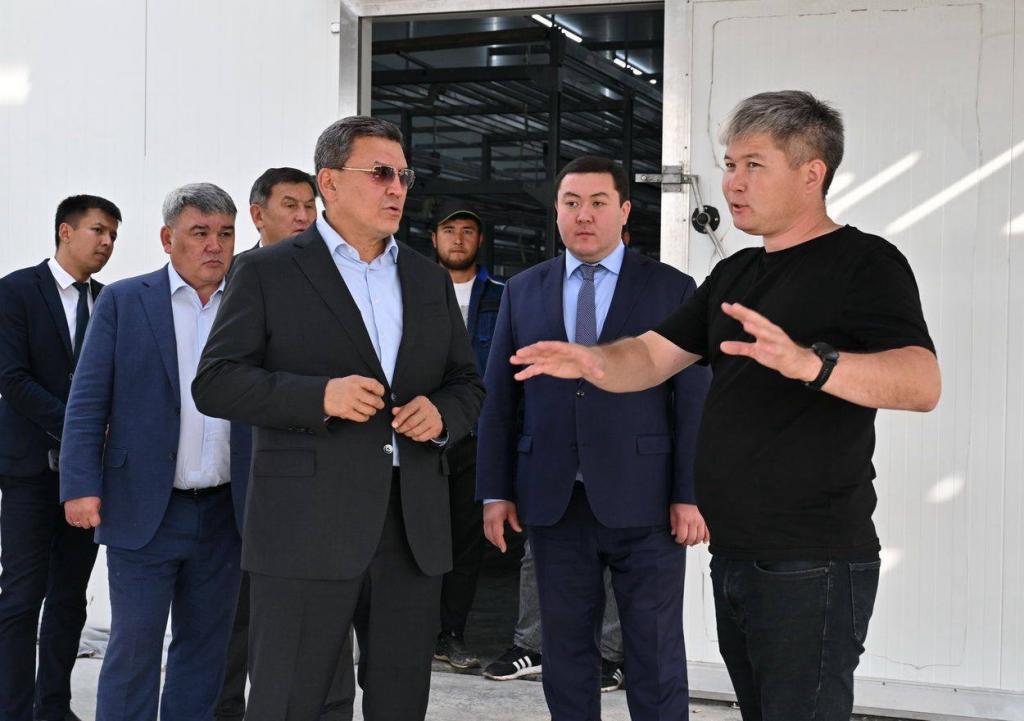 Аким области проверил строительство инженерной инфраструктуры в субзоне №3 СЭЗ «Qyzyljar»
