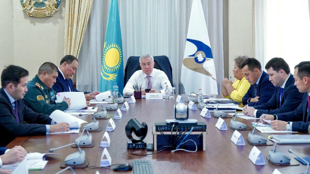 Тарифная квота на авиатопливо, навигационные пломбы и продление серийных сертификатов