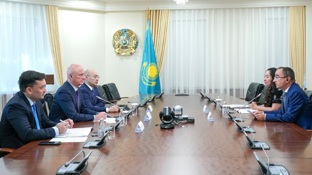 Роман Скляр провел встречу c генеральным директором «SVEVIND Group» Вольфгангом Кроппом