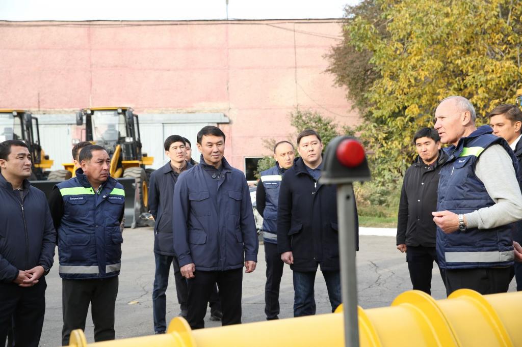 Дархан Сатыбалды проверил готовность коммунальных служб Алматы к зимнему периоду