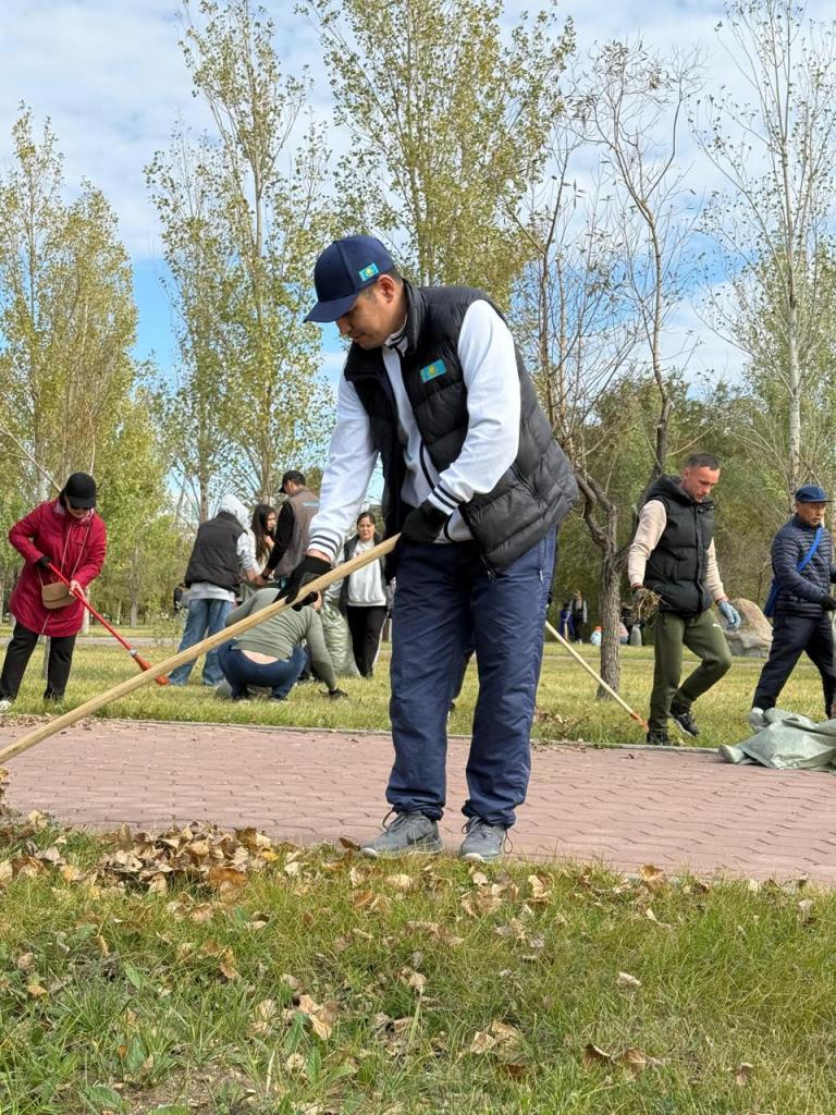 В Астане около 1000 спортсменов приняли участие в общегородском субботнике