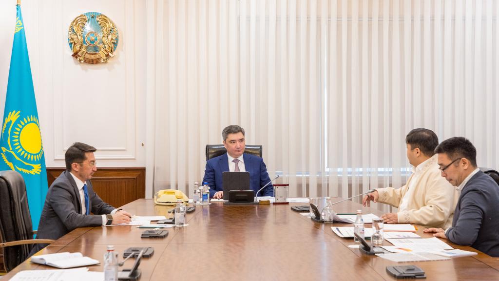 Олжас Бектенов обсудил с казахстанскими IT-специалистами стартапы в социальной сфере и промышленности