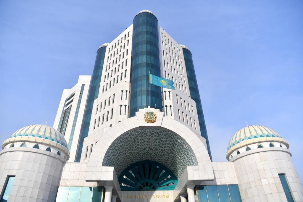 Сенат одобрил законы о ратификации Конвенции МОТ и Соглашения с Катаром в сфере трудовой миграции