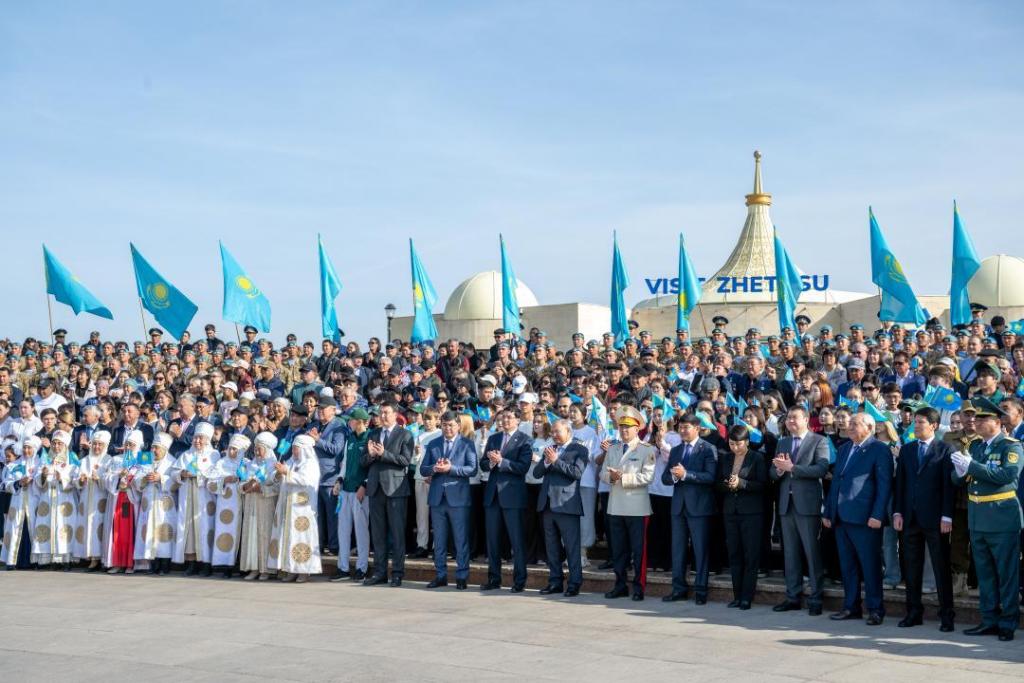 В Жетісу в честь Дня Республики состоялась церемония поднятия Государственного флага