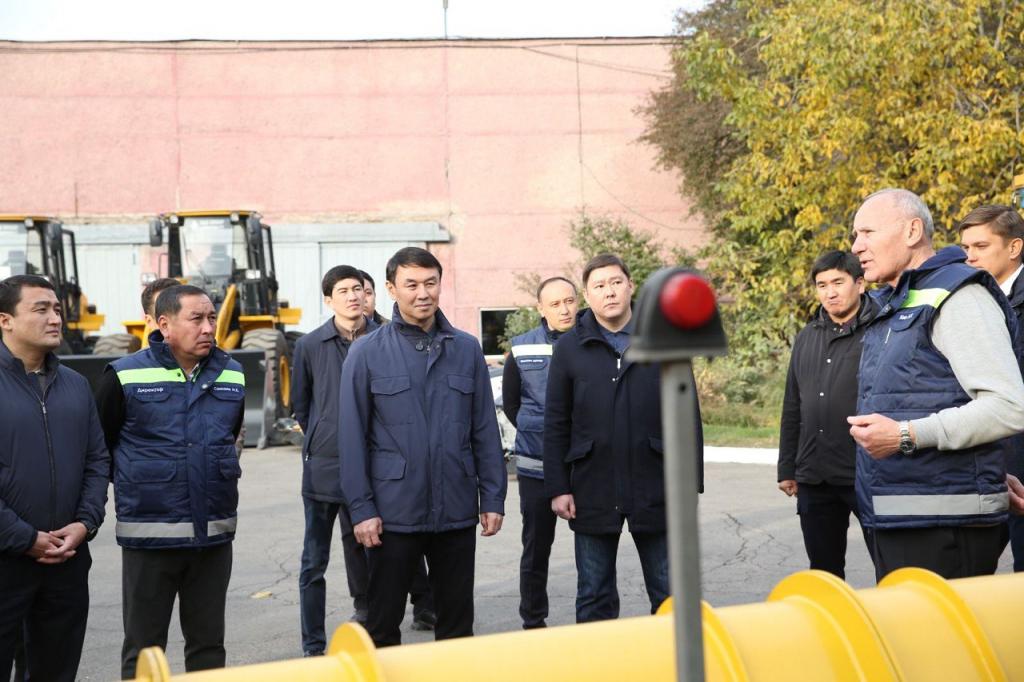 Дархан Сатыбалды поручил расширить объемы уборки и благоустройства Алматы в 2026 году