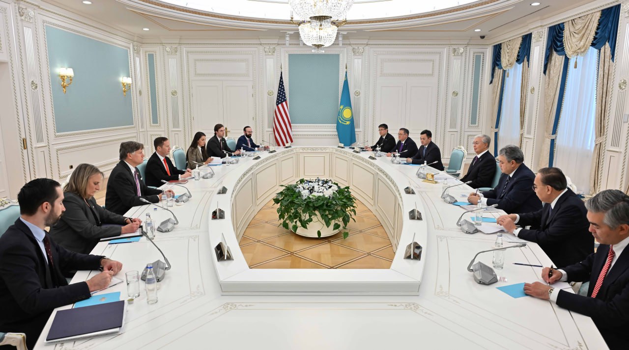 Глава государства встретился со Спецпредставителем Президента США Серджио Гором и первым заместителем Госсекретаря США Кристофером Ландау