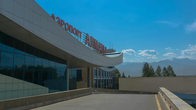 В аэропорту Алматы пресечена контрабанда крупной партии наркотиков