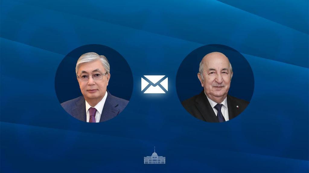 Глава государства поздравил с Днем революции Президента Алжира