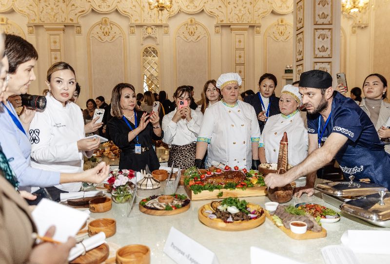 «ДӘСТҮР ДӘМІ»: ВКУС ТРАДИЦИЙ НА КОНКУРСЕ ПОВАРОВ В УРАЛЬСКЕ