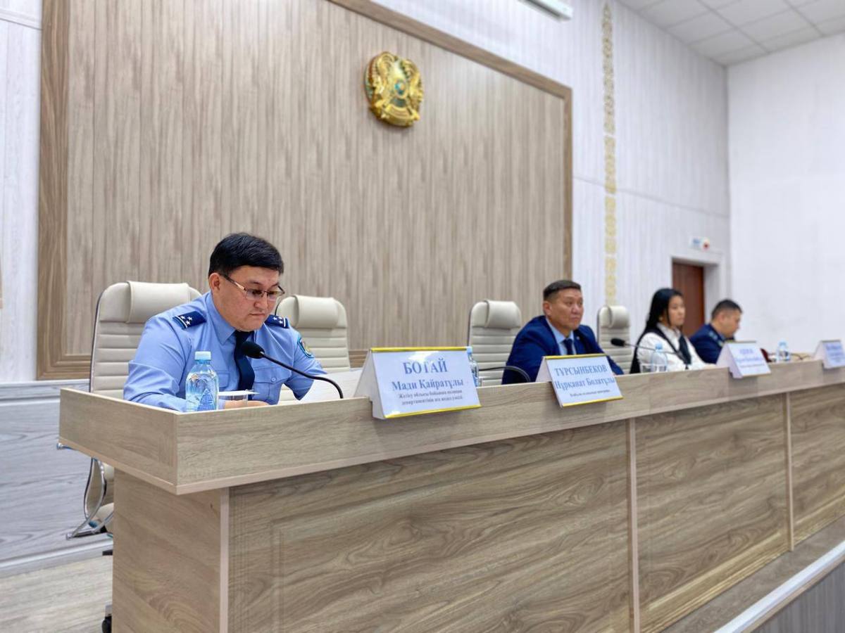 Рабство недопустимо: полицейские в Жетысу проводят профилактику в селах
