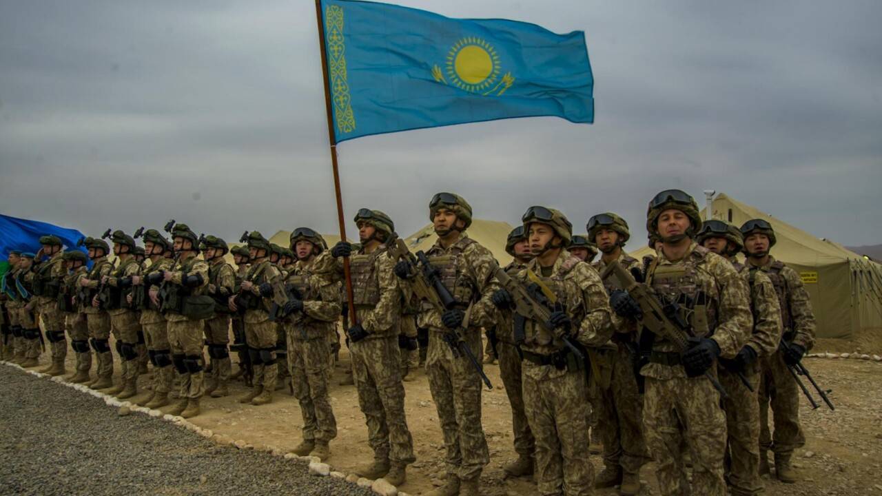 Правила использования мобильных телефонов военнослужащими изменены