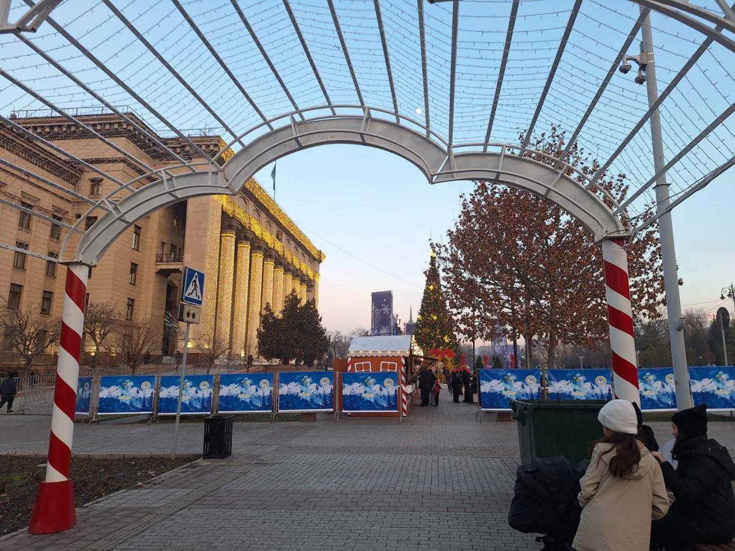 На площади Астана в Алматы готовится грандиозное шоу в честь Нового года