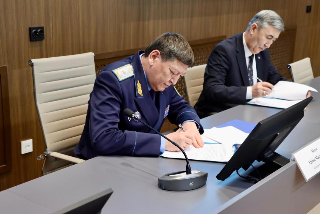 Прокуратура и профсоюзы области Абай подписали меморандум о совместной защите трудовых прав граждан